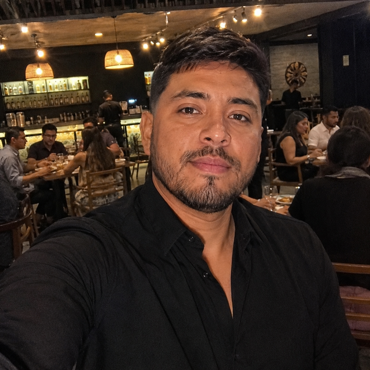 <em>Carlos F.</em>